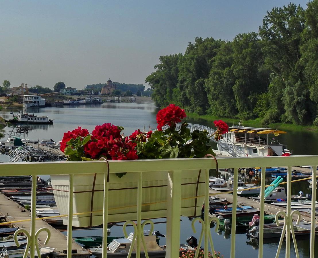 Apartments Marina Apatin Εξωτερικό φωτογραφία