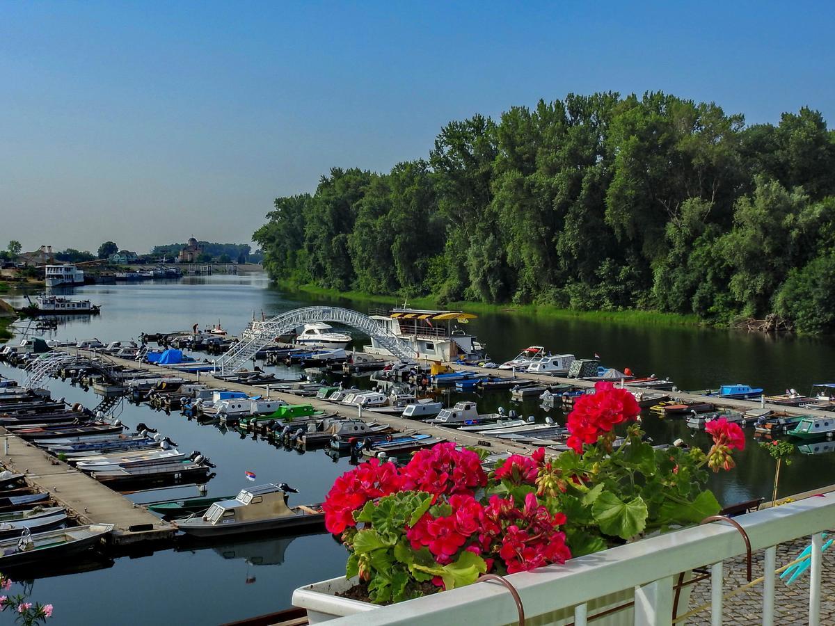 Apartments Marina Apatin Εξωτερικό φωτογραφία